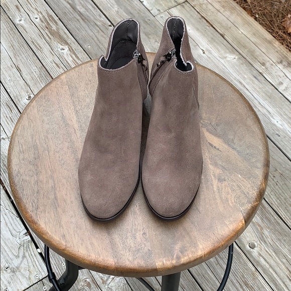 Thursday Boot Co. Suede Downtown Ankle Boot Sz 8.5 - Picture 2 of 10